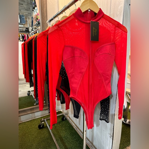 Beautiful new red blouse, sizes S-M-L (feminine) - Picture 2 of 2